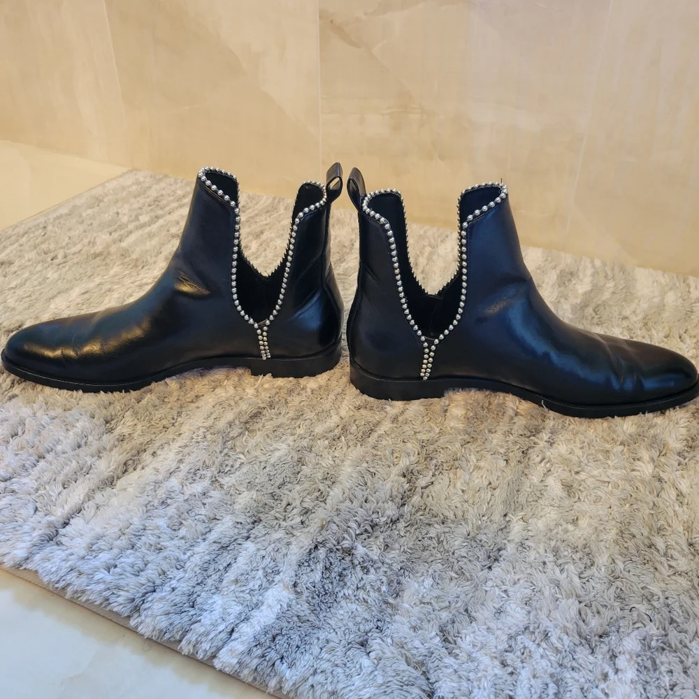 Shoes - Picture 2 of 6